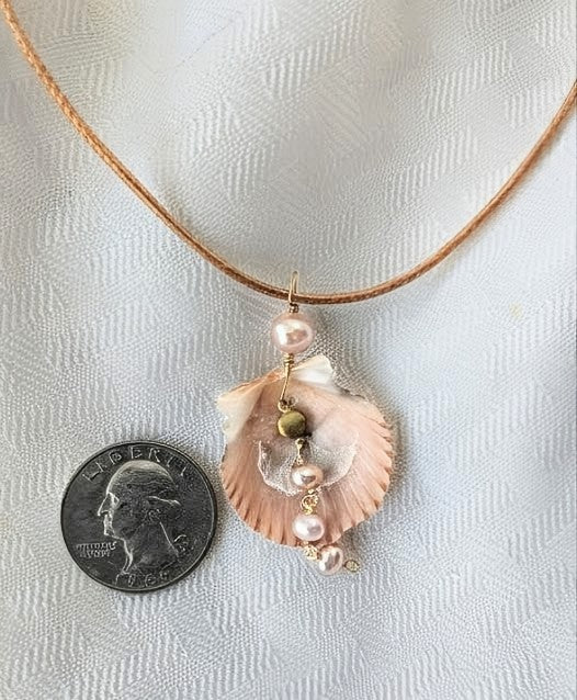 Freshwater Pearl Seashell Necklace (Four Pearls)