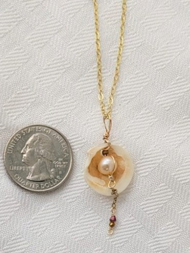 Freshwater Pearl Seashell Necklace (One Pearl)