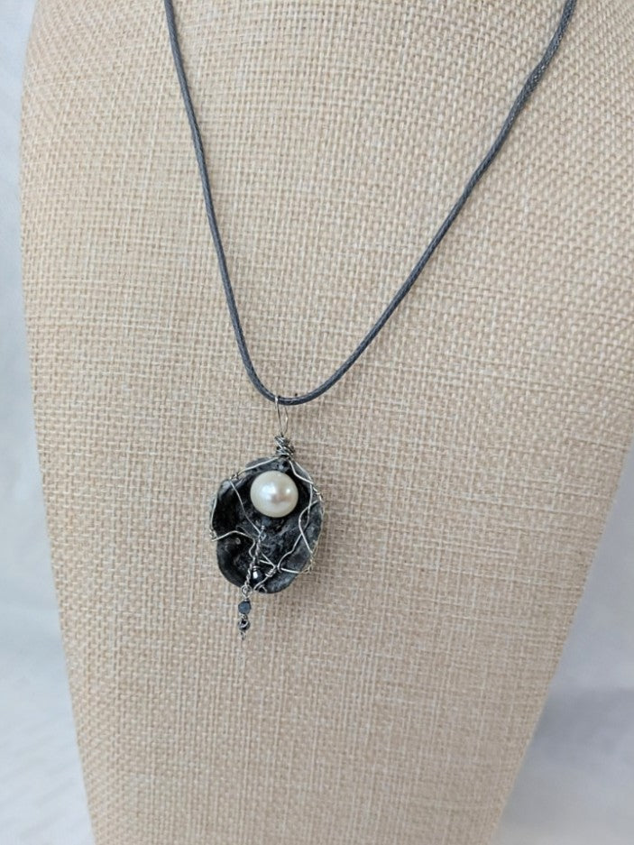 Oyster Shell with Freshwater Pearl Necklace